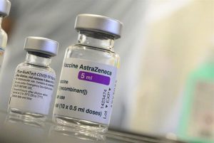اطلاعیه وزارت بهداشت درباره افرادی که برای سفر خارجی به تزریق واکسن آسترازنیکا نیاز دارند